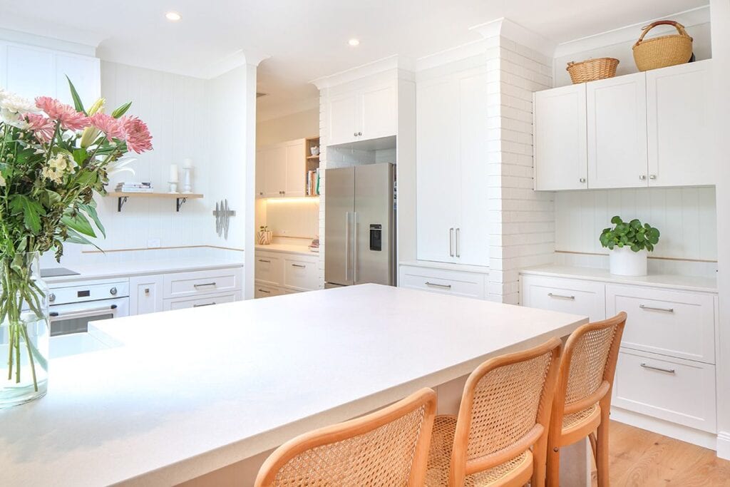 White Hamptons Kitchen Setting