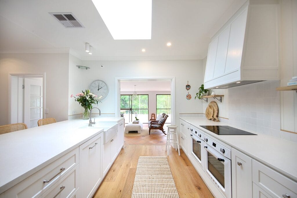 Kitchen Island Benches with Double Stove and Rangehood