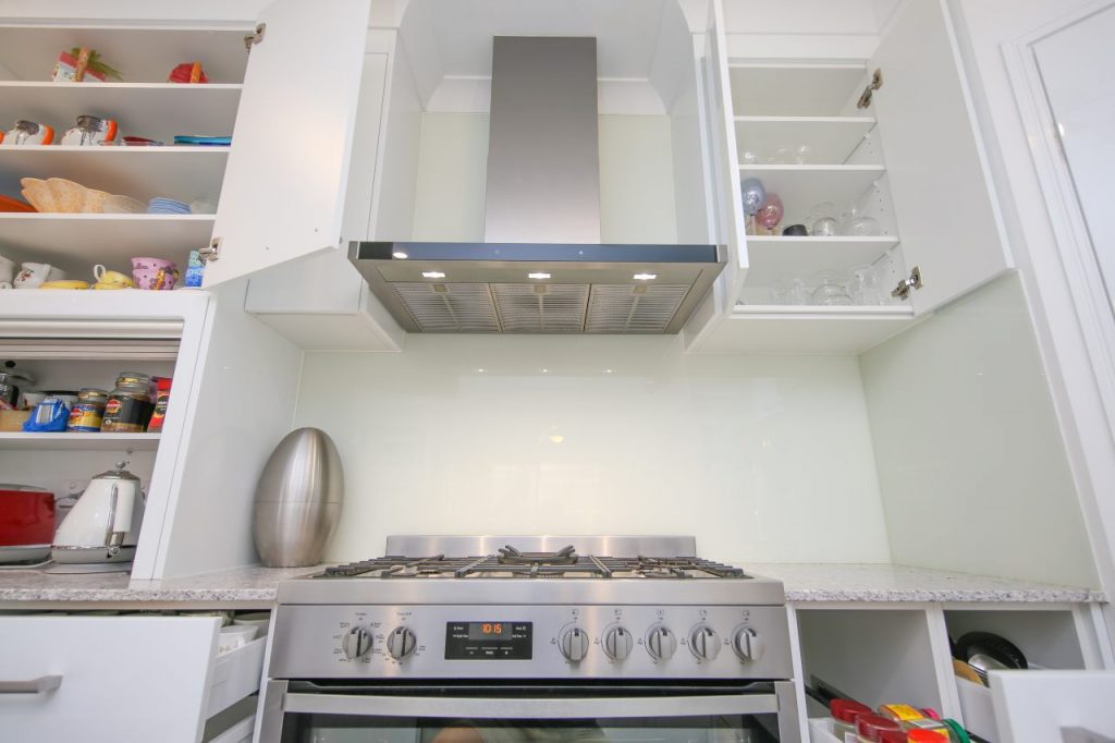 Stove with Rangehood Extraction Fan