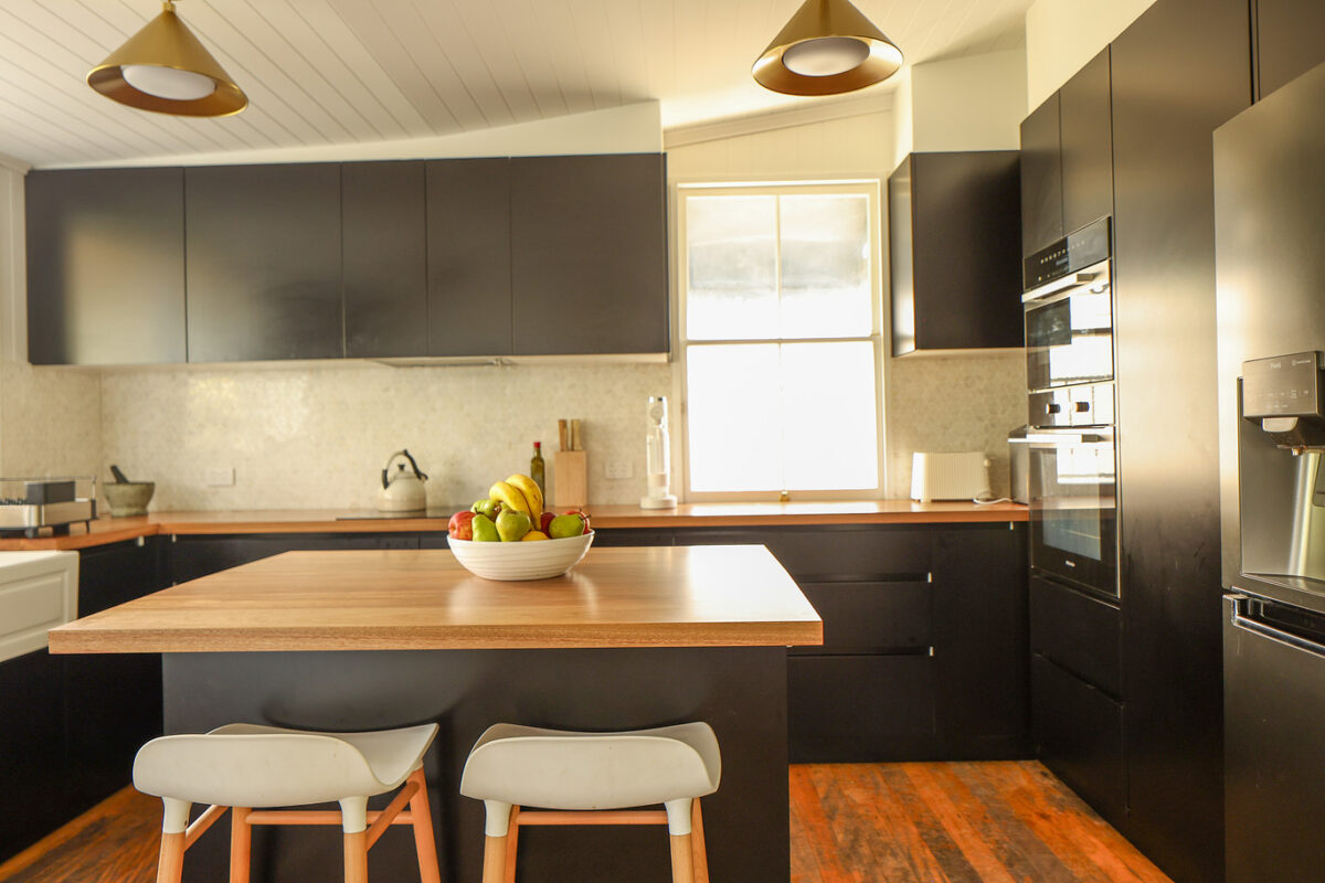 Easy living kitchen renovation with modern kitchen design.